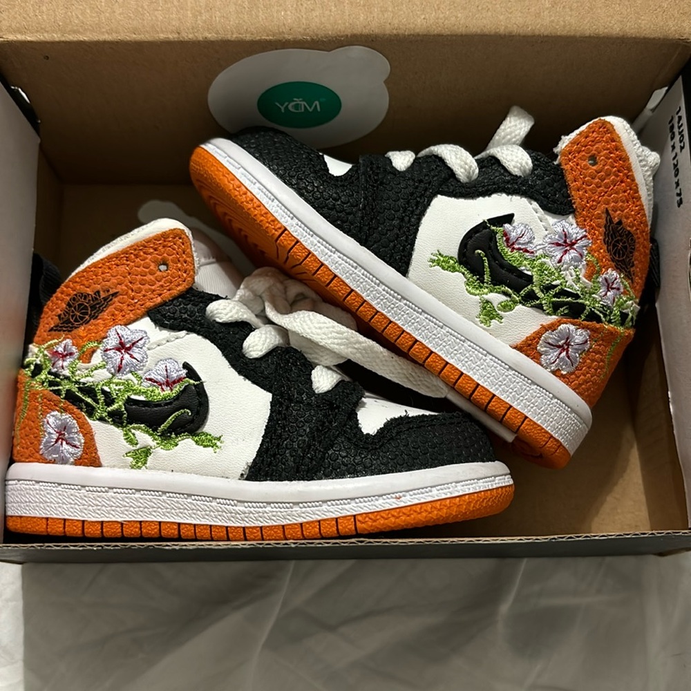 NEW, NEVER USED- toddler Nike Jordan 1 Mid SE (TD)